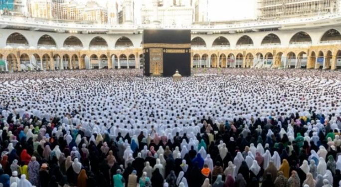 Arab Saudi, Kuwait, Qatar, UEA Sudah Lebaran Ahad