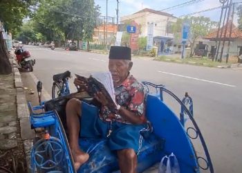 Tukang Becak Ini Khatam Qur’an Tiap Pekan