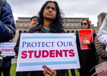 Mahasiswa Palestina dari Universitas Columbia ditahan oleh ICE saat Upacara Kewarganegaraan