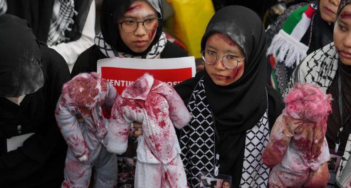 Sentil Gagasan Pemindahan Warga Gaza, Puluhan Ribu Warga Jabar Aksi Solidaritas Palestina di Gedung Merdeka