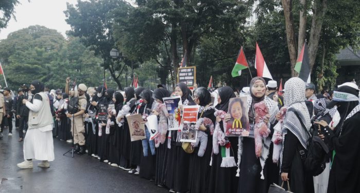 Kopi Starbucks Berdarah di Bandung Indah Plaza
