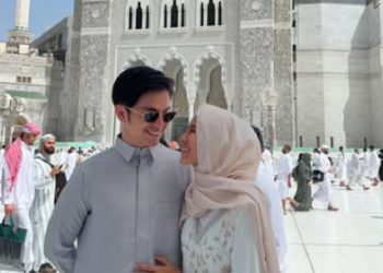 Angga Yunanda Bersama Sang Istri Rayakan Idul Firti 1446 H di Tanah Suci