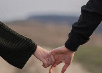 Saling Membuka Diri dengan Pasangan