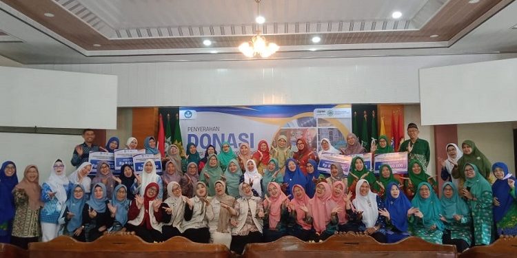 Muhammadiyah Kota Bekasi Bersama BBPMP Serahkan Donasi untuk PAUD yang Terdampak Banjir