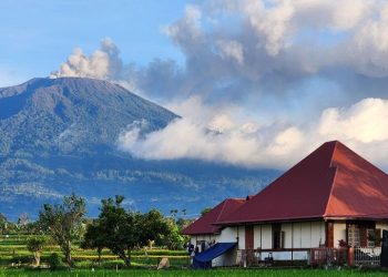 Gunung Marapi di Sumatera Barat Meletus pada 3 April 2025