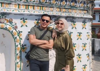 Gaya Irish Bella Saat Liburan ke Thailand Bersama Anak Sambungnya