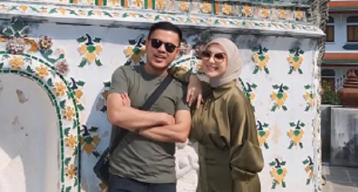 Gaya Irish Bella Saat Liburan ke Thailand Bersama Anak Sambungnya