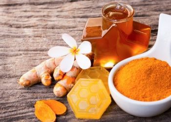 Manfaat Minum Air Kunyit dan Madu Secara Bersamaan