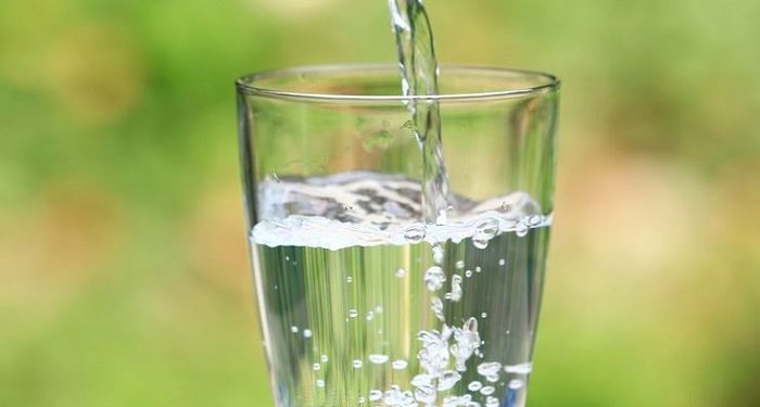 Nyeri Pinggang Bisa Disebabkan Karena Kurang Minum Air Putih