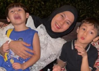 Paula Verhoeven Habiskan Waktu Bersama Kedua Anaknya