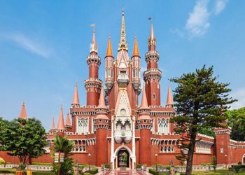 Taman Mini Indonesia Indah Capai 135 Ribu Pengunjung Selama Libur Lebaran 2025