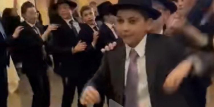 Heboh Tarian THR yang Mirip Tarian Yahudi