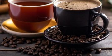 Lebih Baik Minum Teh atau Kopi saat Pagi Hari?