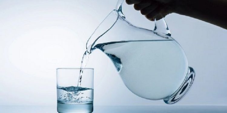 Tips Mengatasi Tubuh yang Lemas saat Cuaca Panas