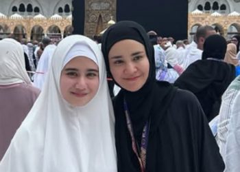Michelle Ziudith dan Tissa Biani Jalankan Ibadah Umroh Bersama