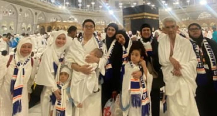 Wujudkan Impiannya, Putri Una Astari Thamrin Jalani Ibadah Umroh Bersama Keluarga