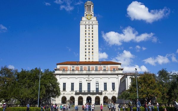 Mahasiswa Menggugat Universitas dan Gubernur Texas atas Penangkapan Demonstran Gaza