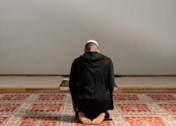 Ketika Allah “Memakai” Hamba-Nya