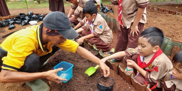 Intip Macam Kegiatan Adiwiyata SD An Nahl Islamic School Ciangsana