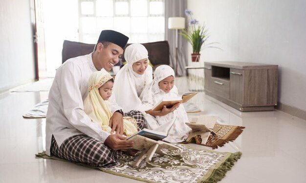 Perhatian Islam terhadap Pembentukan Keluarga dan Kebahagiaanny