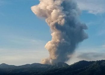 Gunung Dukono Maluku Utara Alami Dua Kali Meletus pada Senin Pagi 26 Mei 2025