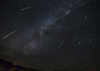 Hujan Meteor Eta Aquarids Hiasi Langit Malam Sepanjang Bulan Mei 2025