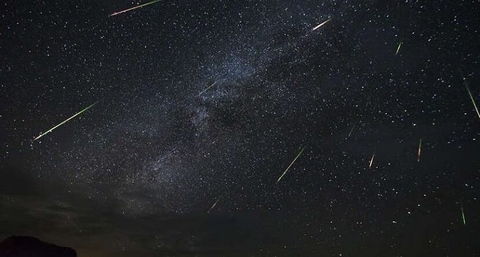 Hujan Meteor Eta Aquarids Hiasi Langit Malam Sepanjang Bulan Mei 2025