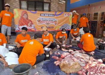 Memaknai Idul Adha, Anis Salurkan Hewan Qurban dan Ajak Warga Membangun Budaya Berbagi