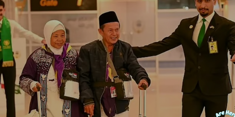 Pasangan Ini Wujudkan Impian Haji Setelah 40 Tahun Menabung