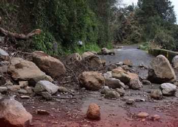 Satu Keluarga Tewas Tertimbun Tanah Akibat Longsor di Garut