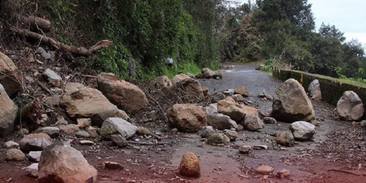 Satu Keluarga Tewas Tertimbun Tanah Akibat Longsor di Garut