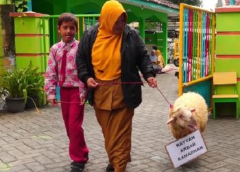 Kisah Rayyan Akbar Ramadhan, Siswa SD yang Berkurban dari Hasil Ternak