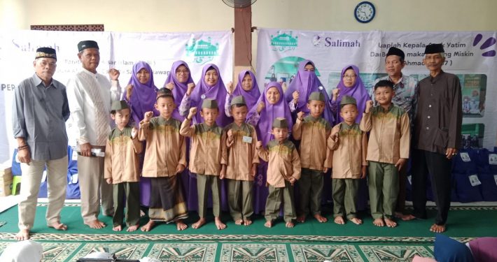 Salimah Rawapanjang Gelar Santunan Yatim, Duafa dan Khitanan Massal, Tuai Banyak Apresiasi