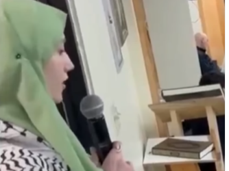 Lily Jay, Aktris dan Penyanyi Internasional dari Australia, Temukan Islam Lewat ChatGPT