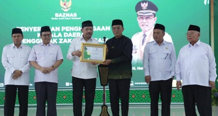 Jadi Penggerak Zakat Terbaik, BAZNAS RI Beri Penghargaan kepada Bupati Ciamis