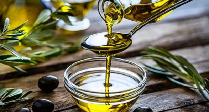 Lima Bahan Alami untuk Menghapus Makeup