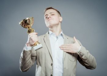 Hindari Sifat Enggan dan Takabur