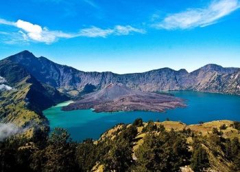 Jalur Pendakian Gunung Rinjani Ditutup Sementara