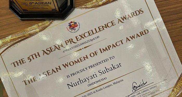Nurhayati Subakat Terima ASEAN Women of Impact Award 2025 atas Kontribusinya dalam Inclusive Branding di Industri Kecantikan ASEAN