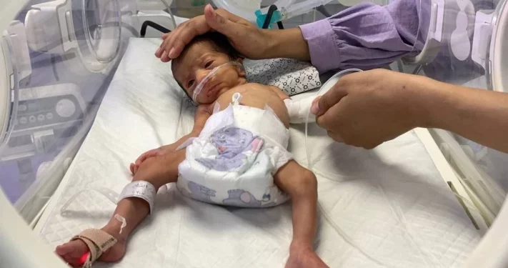 Bayi-bayi di Gaza Berjuang untuk Bertahan Hidup di Tengah Kekurangan Susu Formula