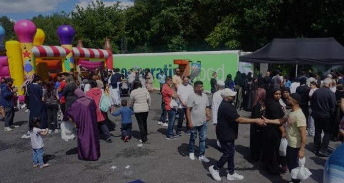 Ratusan Orang Mendatangi Masjid e-Rizwan di Blackburn