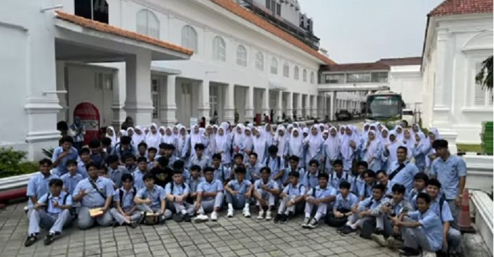 SMA JISc Adakan Outing Edukatif ke Galeri Nasional