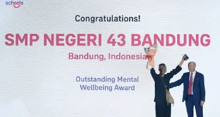 Aplikasi Bejakeun Bawa SMPN 43 Kota Bandung Raih Penghargaan di Vietnam