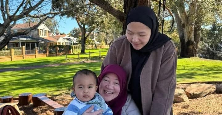 Bahagia Bersama Anak Cucu