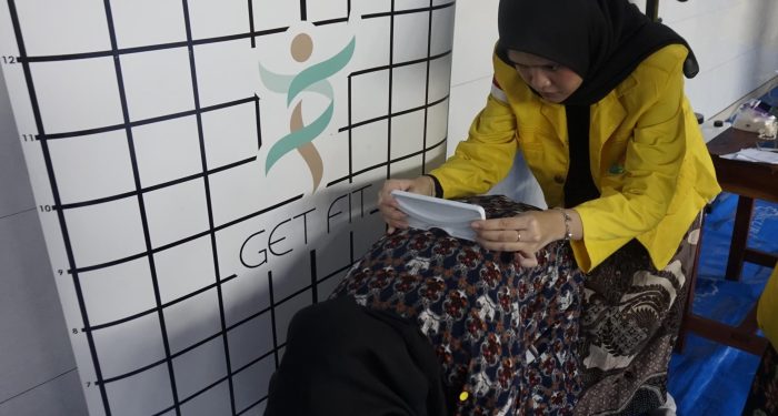 Pencegahan Text Neck Syndrome pada Remaja, Fisioterapi UI Edukasi Pelajar SMA di Depok
