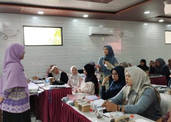 Salimah Kudus Gelar Pelatihan Kewirausahaan dan Serahkan Sertifikat Halal