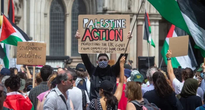 Penulis Buku Terlaris Irlandia Mengatakan Akan Mendukung Aksi Palestina Meskipun Ada Larangan Pemerintah