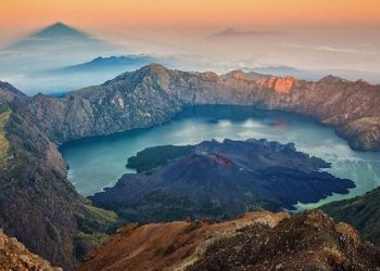 Status Gunung Rinjani Resmi Naik jadi Grade IV/Sulit