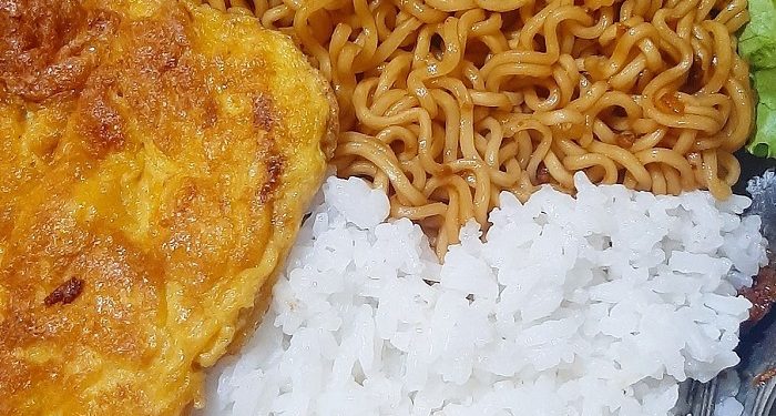 Makan Mie dan Nasi Secara Bersamaan Memicu Ketidakseimbangan Gizi