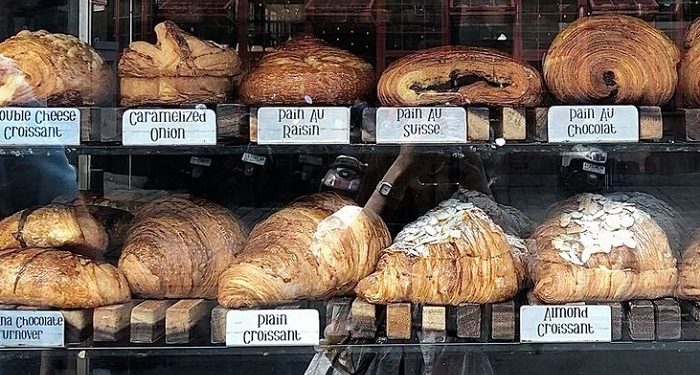 Restoran Gigi Susu Bali Tuai Kontroversi Menu Haram